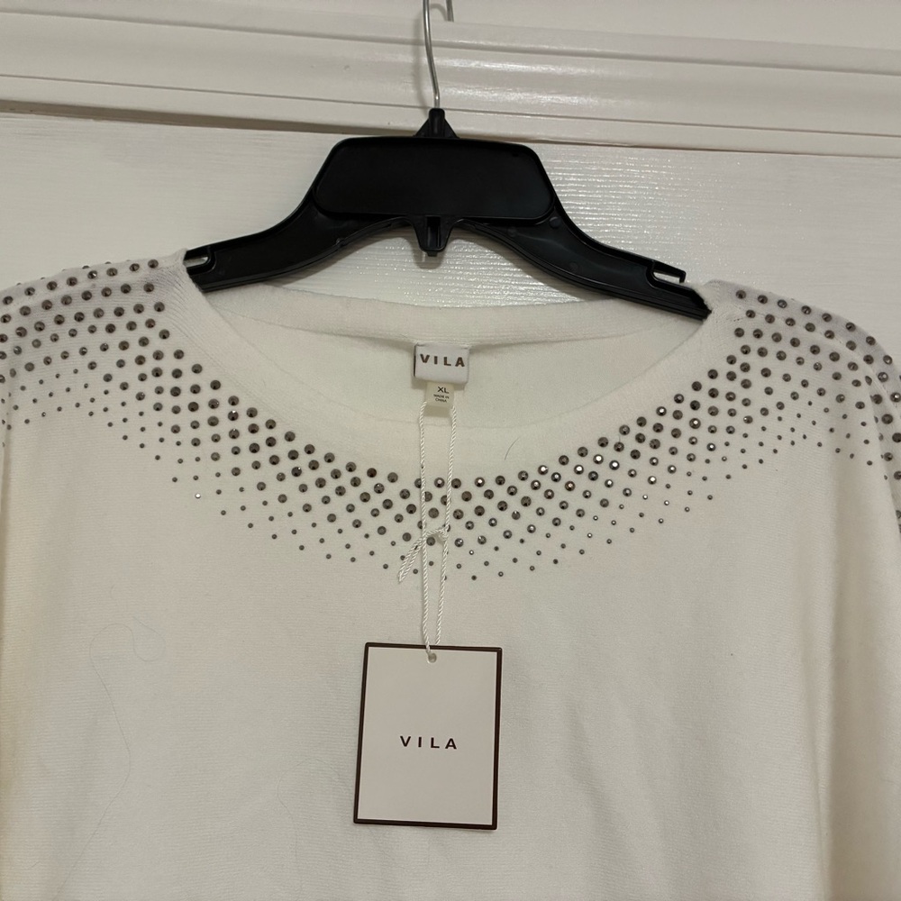 VILA White Crewneck Sweatshirt with Silver Stud Embellishment
